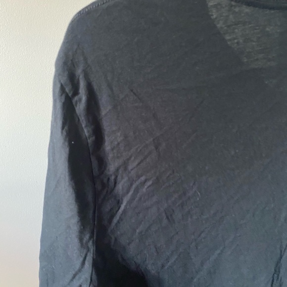 Old Navy Everyday Tee - Picture 6 of 7